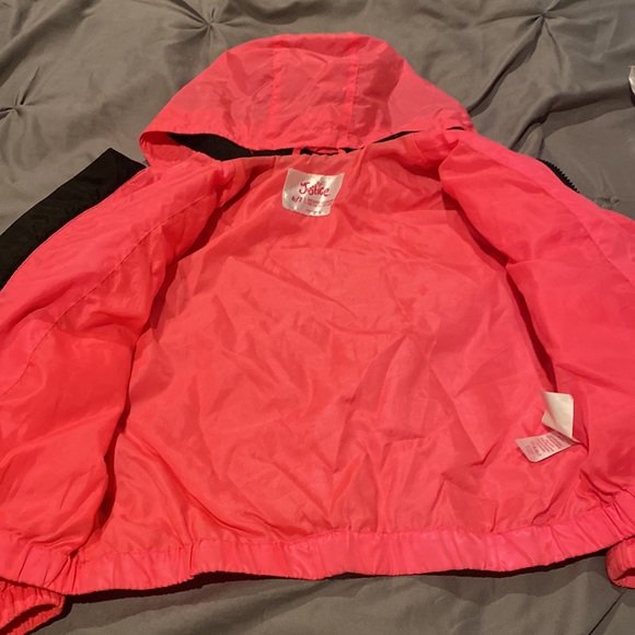 Pink wind beaker / light rain jacket from Justice - Picture 5 of 6